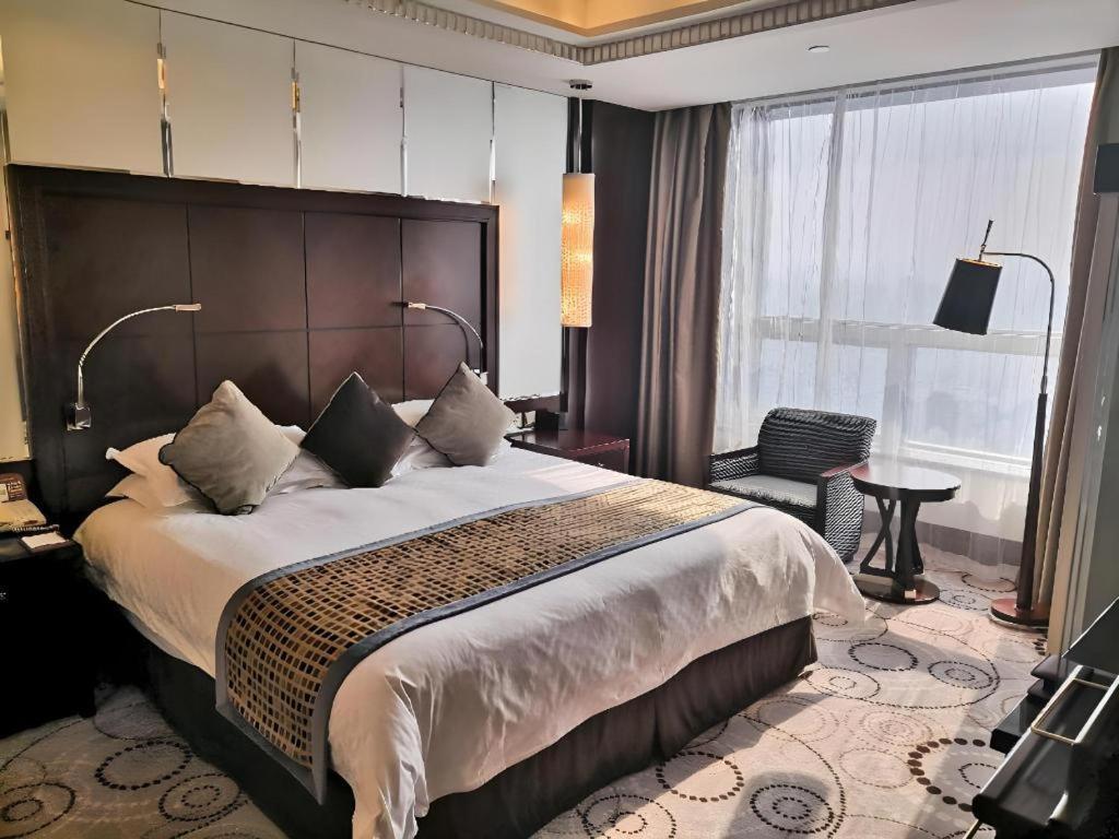 Grand Soluxe Zhongyou Hotel Шанхай Экстерьер фото