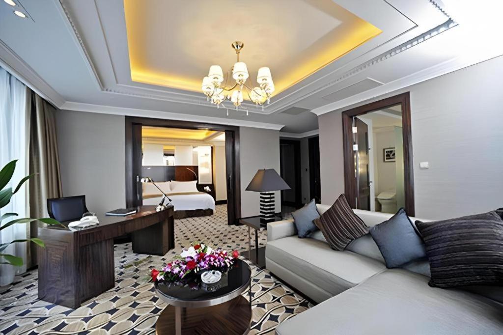 Grand Soluxe Zhongyou Hotel Шанхай Экстерьер фото