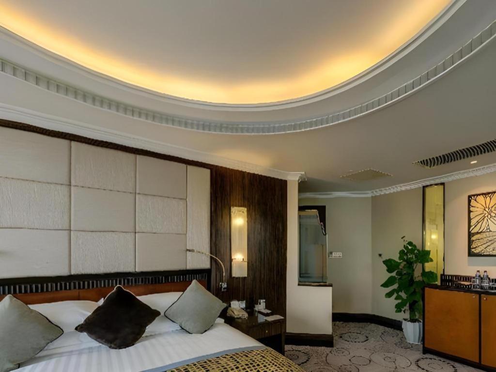 Grand Soluxe Zhongyou Hotel Шанхай Экстерьер фото