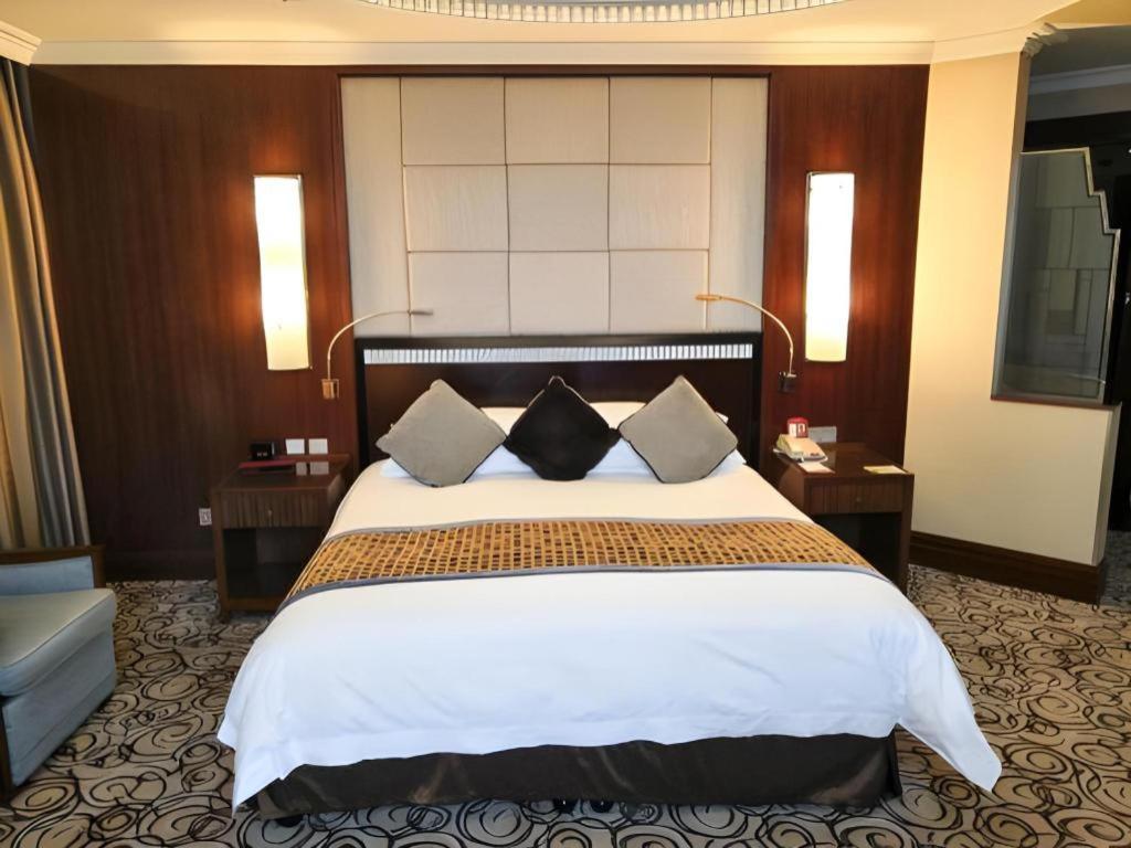 Grand Soluxe Zhongyou Hotel Шанхай Экстерьер фото