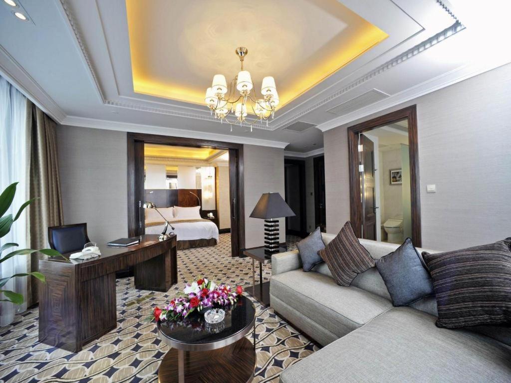 Grand Soluxe Zhongyou Hotel Шанхай Экстерьер фото