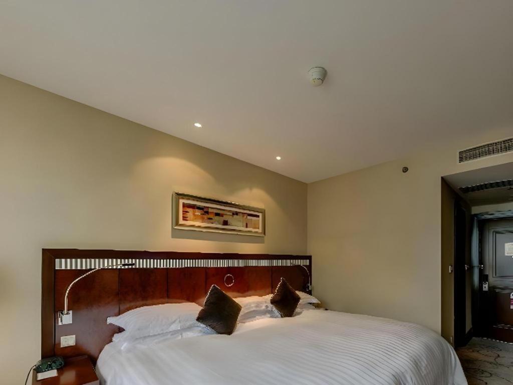 Grand Soluxe Zhongyou Hotel Шанхай Экстерьер фото